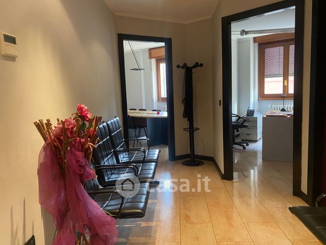 Ufficio in commerciale in Viale Milano 18