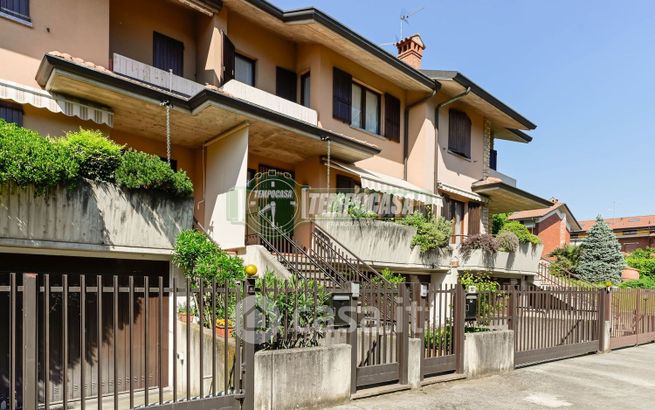 Villetta a schiera in residenziale in Via Francesco Nullo 10