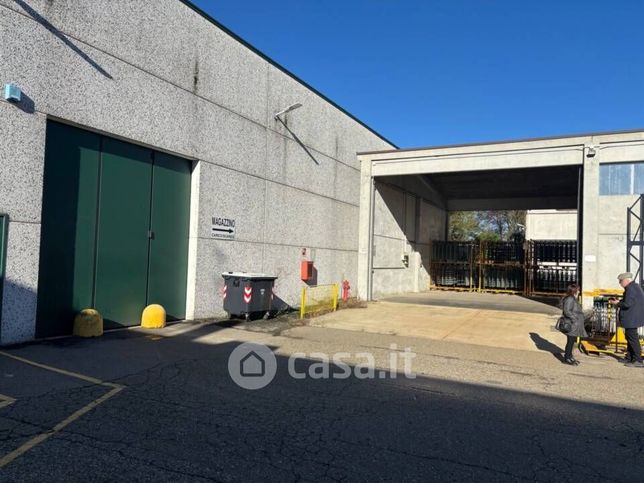 Capannone in commerciale in Vicolo Mutilati ed Invalidi del Lavoro
