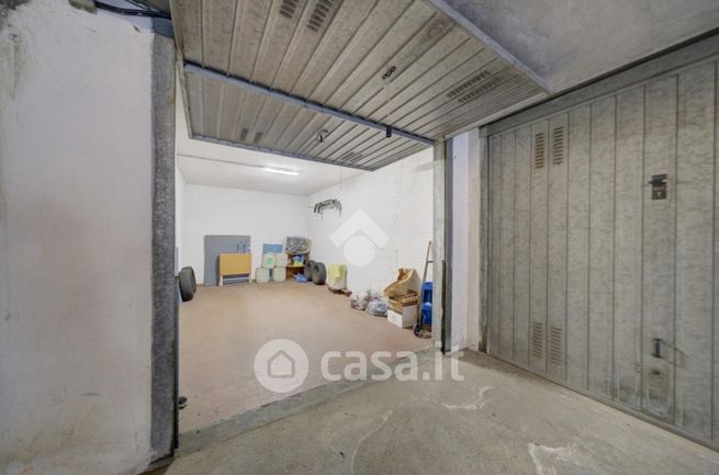 Box/posto auto in residenziale in Via Guido Reni 96