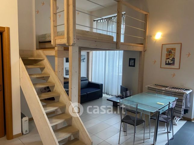 Loft in residenziale in Viale Monte Grappa 18