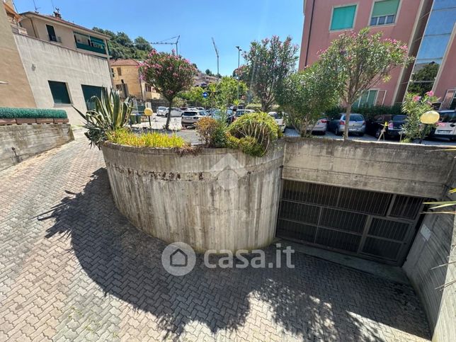 Box/posto auto in residenziale in Plazzetta Aldo Moro