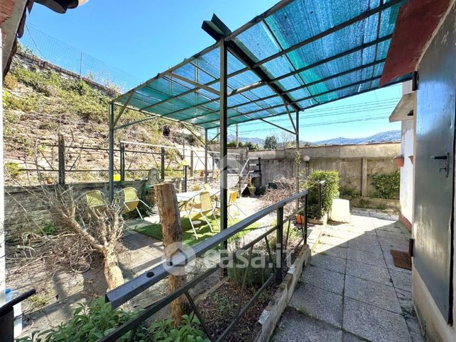 Casa indipendente in residenziale in Via Monfenera 15