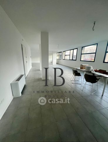 Ufficio in commerciale in Via Giuseppe Verdi