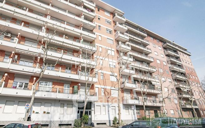 Ufficio in commerciale in Via Marzabotto 251