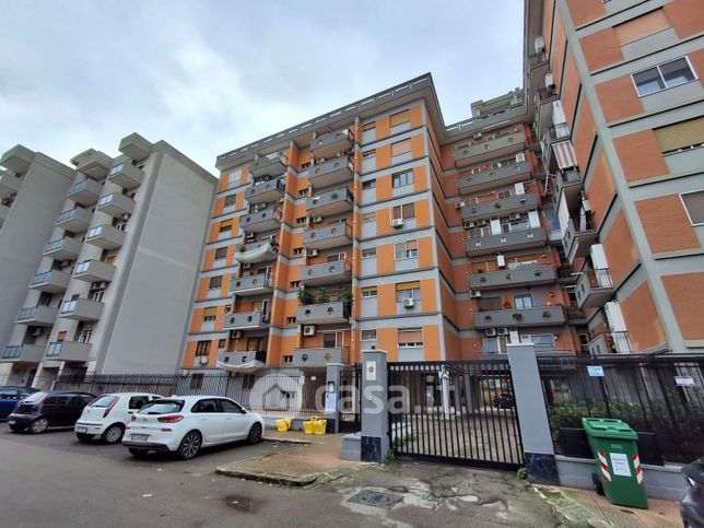 Appartamento in residenziale in Via Lago di Bolsena 8