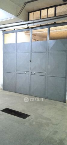 Box/posto auto in residenziale in Via Medaglie D'oro / Via Campania