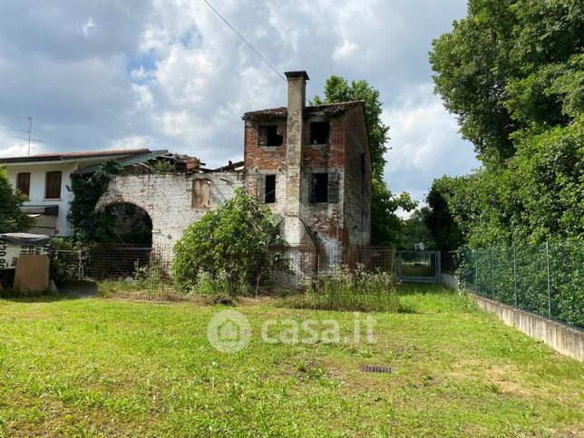 Rustico/casale in residenziale in Via Caprera 46