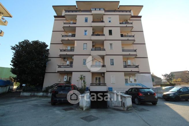 Box/posto auto in residenziale in Via Achille Grandi 54