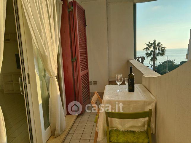 Appartamento in residenziale in Via Alessandro Manzoni 5