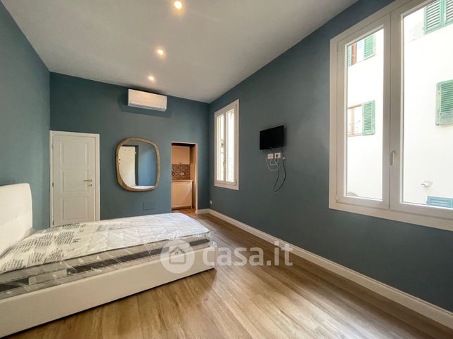 Appartamento in residenziale in Via Francesco Caracciolo