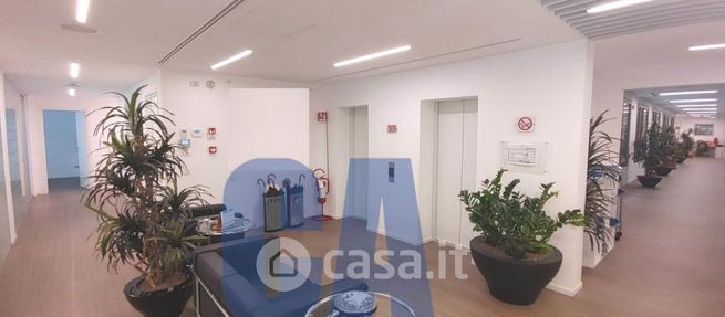 Ufficio in commerciale in Via Vittoria Colonna