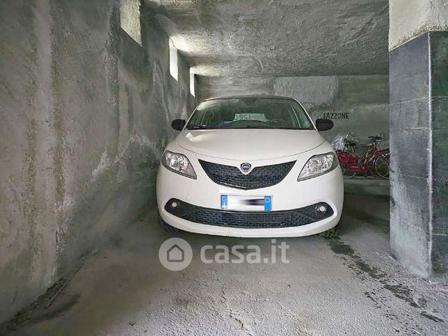 Garage/posto auto in residenziale in Frazione Previllair