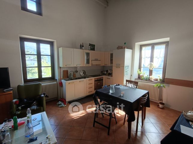 Attico/mansarda in residenziale in Via Castel dei Merli 14