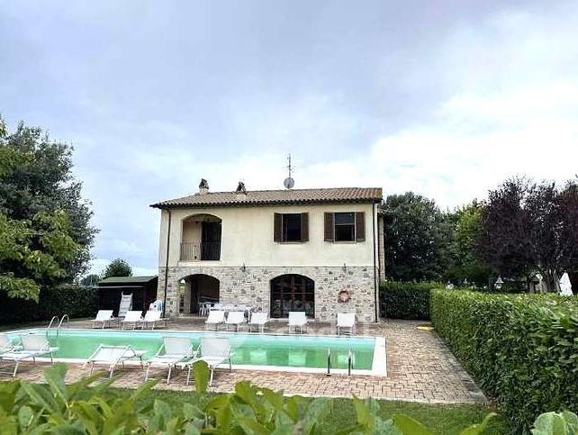 Appartamento in residenziale in Via Giosuè Carducci 52