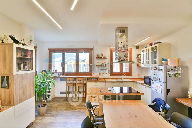 Appartamento in residenziale in Via Padania 19