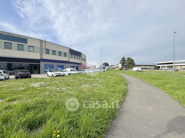 Ufficio in commerciale in Via Sandro Pertini 4