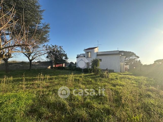 Villa in residenziale in Via Priverno 14