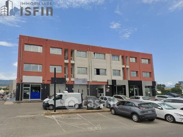 Ufficio in commerciale in Via Sant'Umile da Bisignano