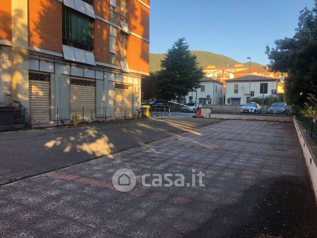 Box/posto auto in residenziale in Via Tuderte 54
