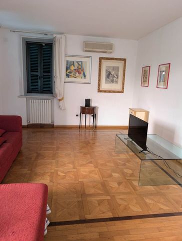 Casa indipendente in residenziale in