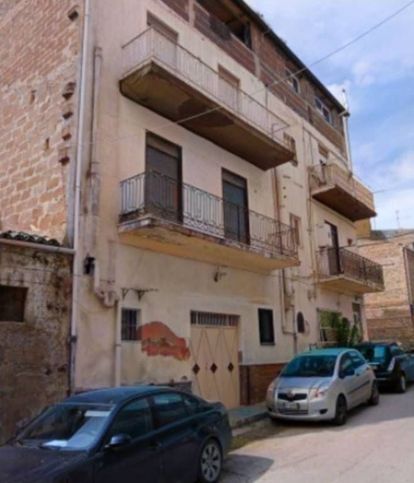 Appartamento in residenziale in Via Siracusa 17