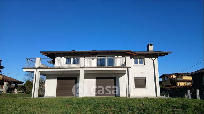 Villa in residenziale in Via Novara 525