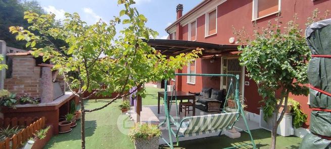 Casa bi/trifamiliare in residenziale in Via Borghetto