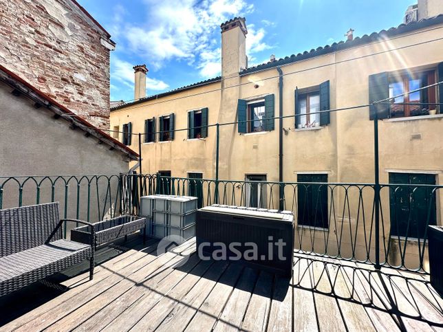 Appartamento in residenziale in Calle del Tentor 2331