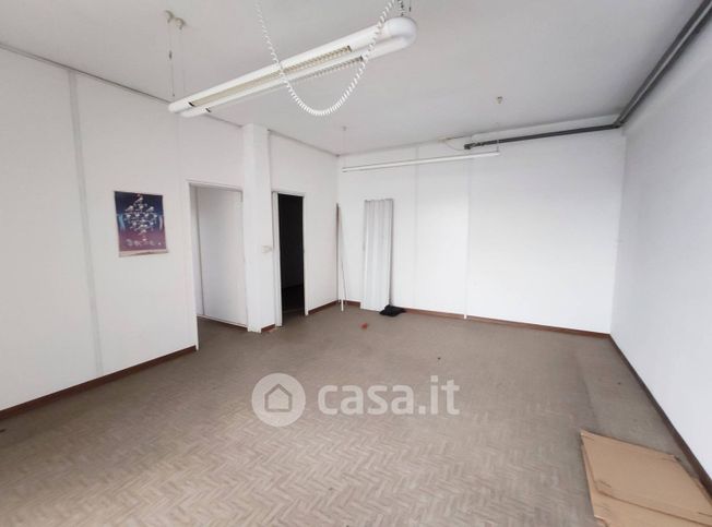 Ufficio in commerciale in Via F. Brunelleschi