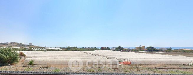 Terreno agricolo in commerciale in 