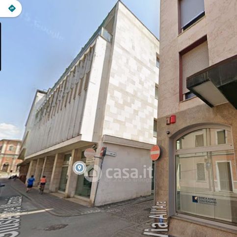 Ufficio in commerciale in Via All'Ara 5