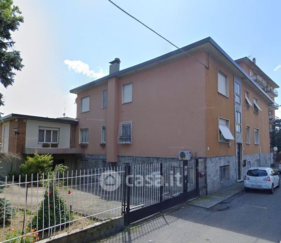 Box/posto auto in residenziale in Via Alessandro Maragliano 12