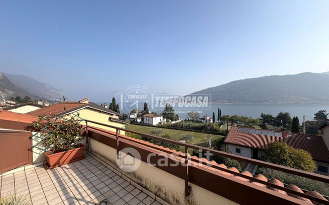 Appartamento in residenziale in Via Poggio Fiorito 2