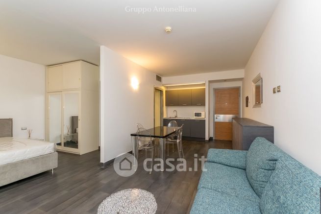 Appartamento in residenziale in Via Menabrea 18