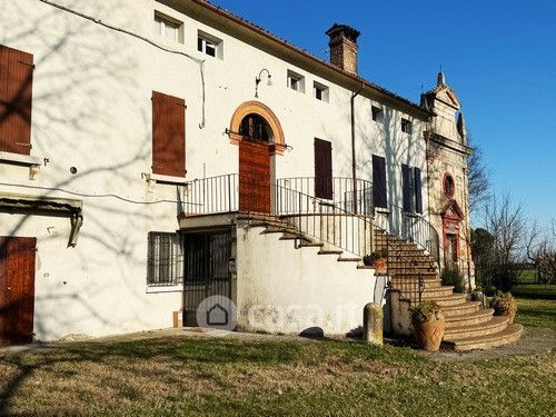 Casa indipendente in residenziale in 