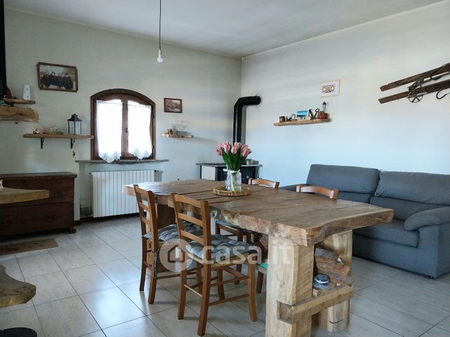 Casa bi/trifamiliare in residenziale in Via G. Marconi 5