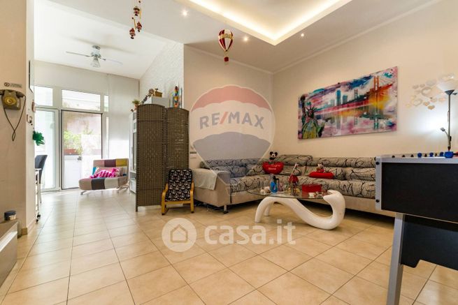 Appartamento in residenziale in Via Sacra Famiglia 41