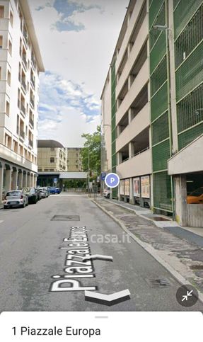 Box/posto auto in residenziale in Piazzale Europa 2