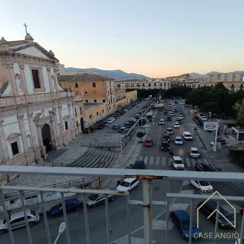 Attico/mansarda in residenziale in Piazza Indipendenza 10