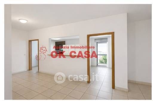 Ufficio in commerciale in 