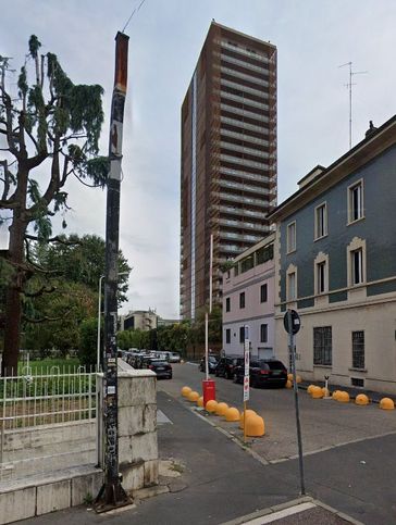 Garage/posto auto in residenziale in Via Carlo Imbonati 61 -57