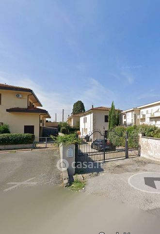 Casa indipendente in residenziale in Via Provinciale Vicarese 148