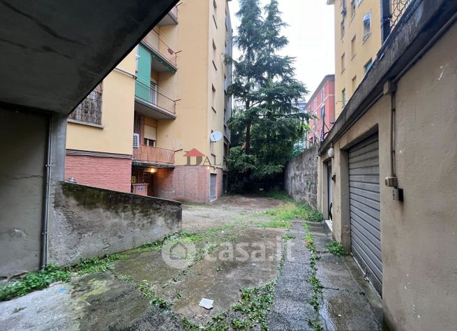 Garage/posto auto in residenziale in Via Porrettana