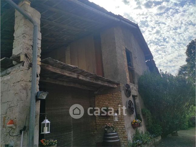 Rustico/casale in residenziale in Via Gian Giacomo Lirutti 1