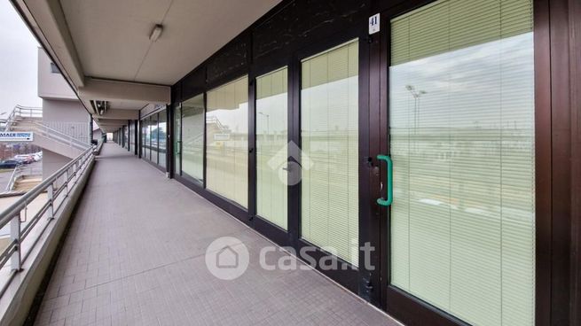 Ufficio in commerciale in Viale del Lavoro 41 D