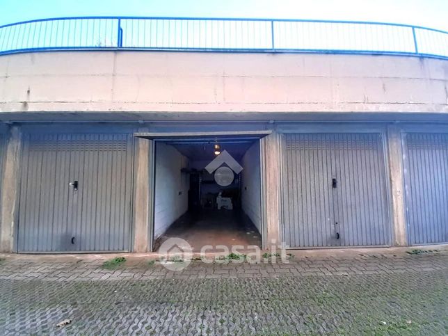 Box/posto auto in residenziale in Via Varese 16