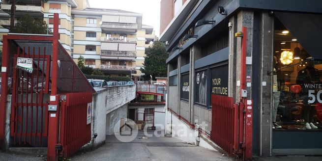 Garage/posto auto in residenziale in Via Ugo Ojetti