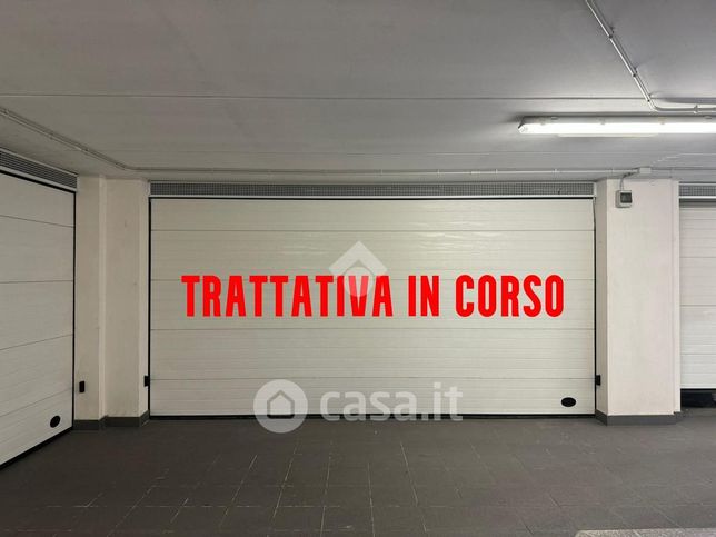 Garage/posto auto in residenziale in Via San Leucio 19