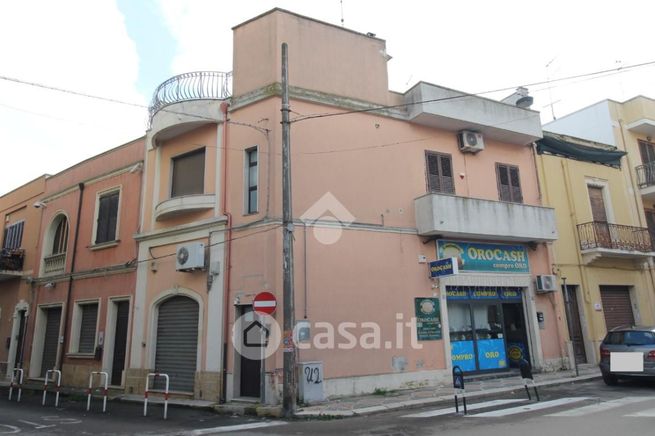 Casa indipendente in residenziale in Via Mare 2